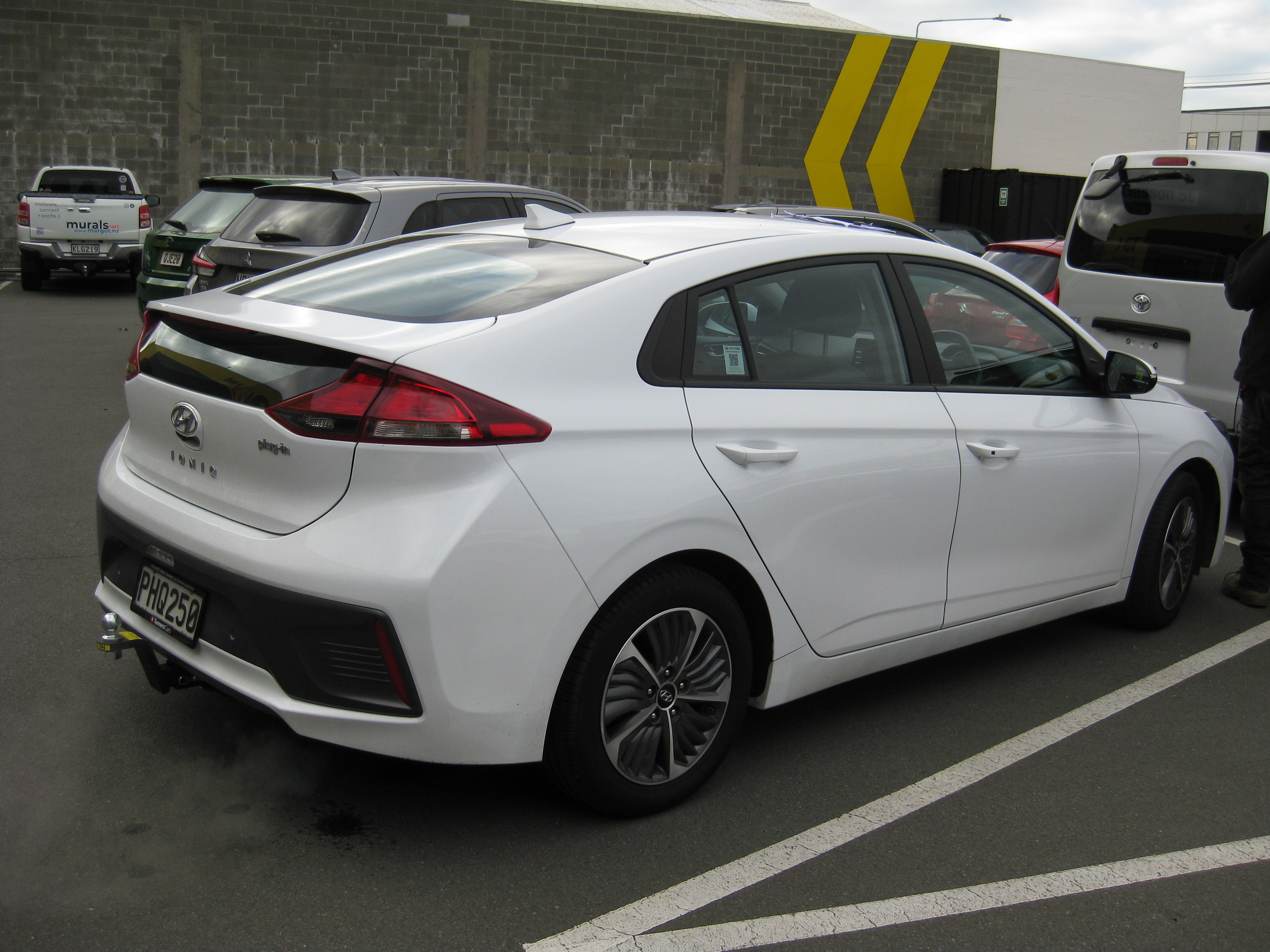 HYUNDAI IONIQ HATCHBACK 2017-CURRENT